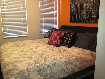 4th image of 3420 N Claremont Ave #1