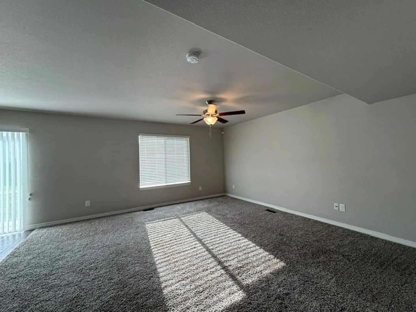 Gorgeous 4 Bed 3 Bath Home — Photo 4