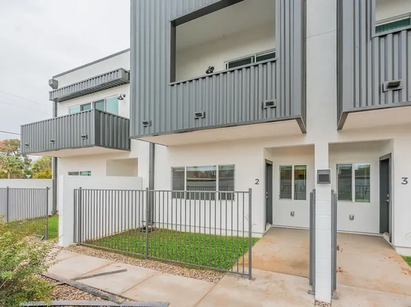 Luxury Townhome With Private Yard & Mountain Views - Enjoy 2 Months Free!