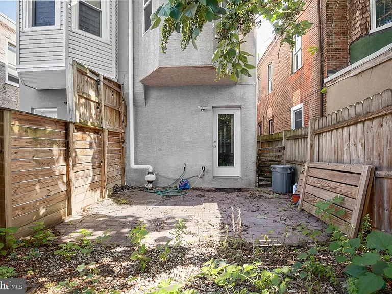 2336 W Thompson St — Photo 12