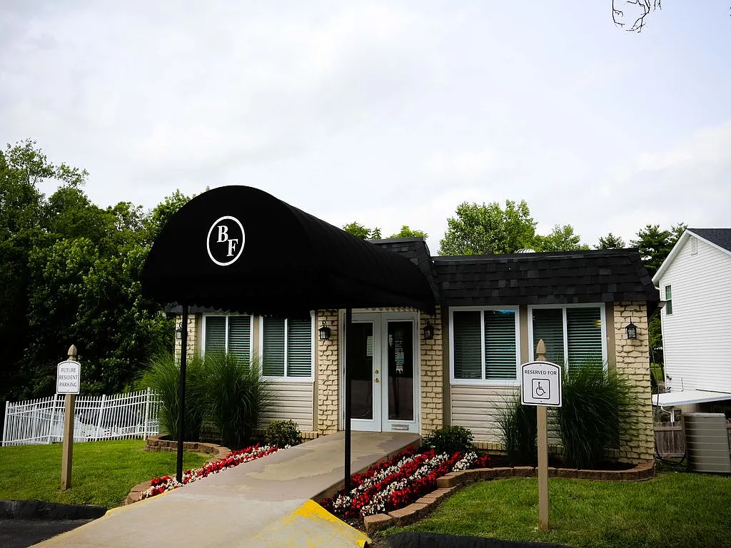 Black Forest Apartments — Photo 2