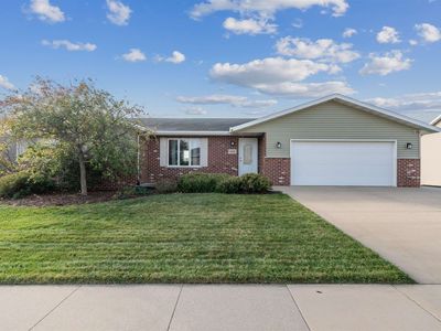 622 Meadowland Ct, Epworth, IA, 52045