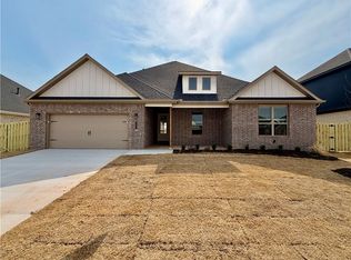 663 Primitivo Ave, Tontitown, AR 72762