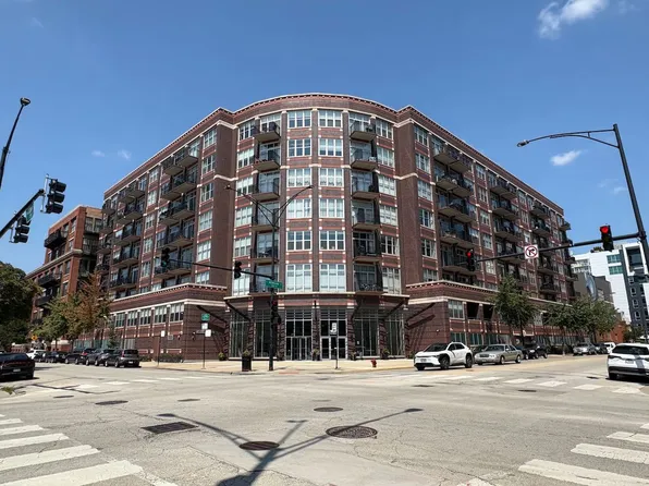 1000 W Adams St APT 614, Chicago, IL 60607