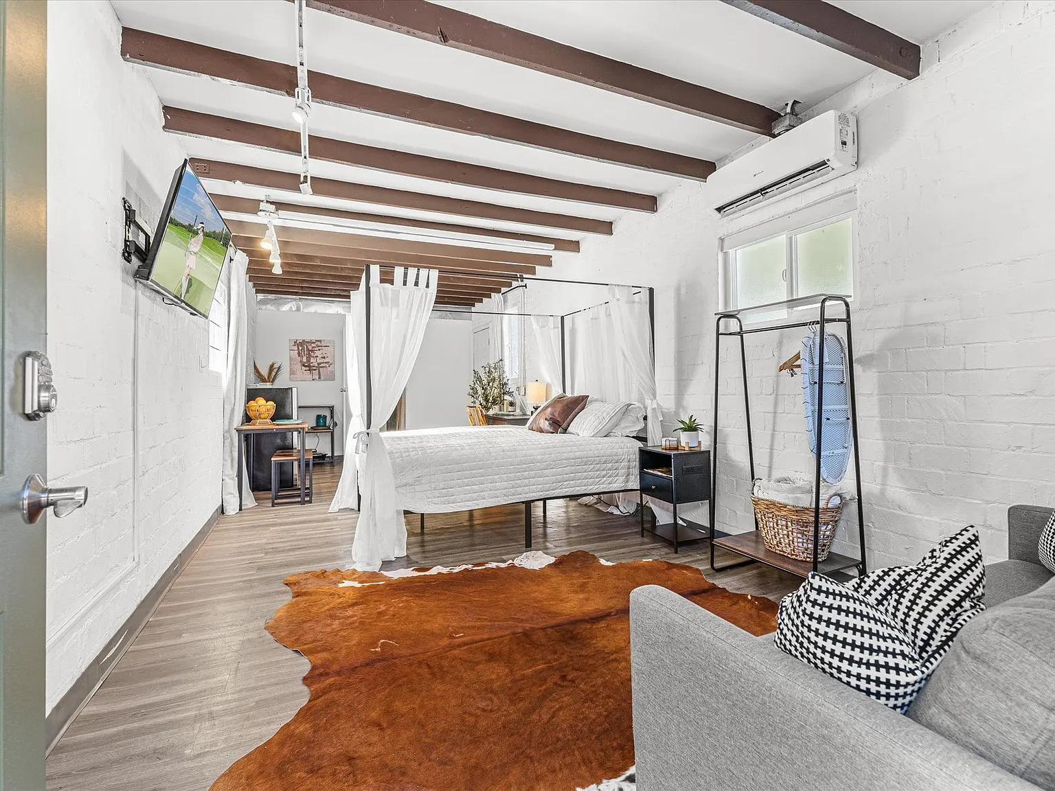 1 bed, 1123 sqft, $1,250 — Photo 2
