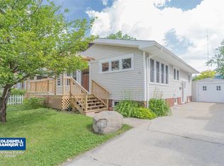 886 Howard St, Green Bay, WI 54303