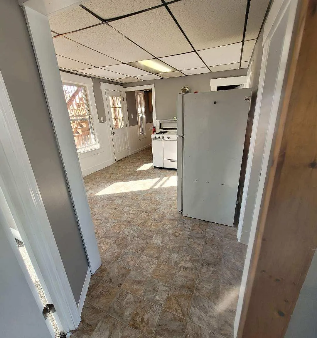 210 Notre Dame Ave — Photo 1