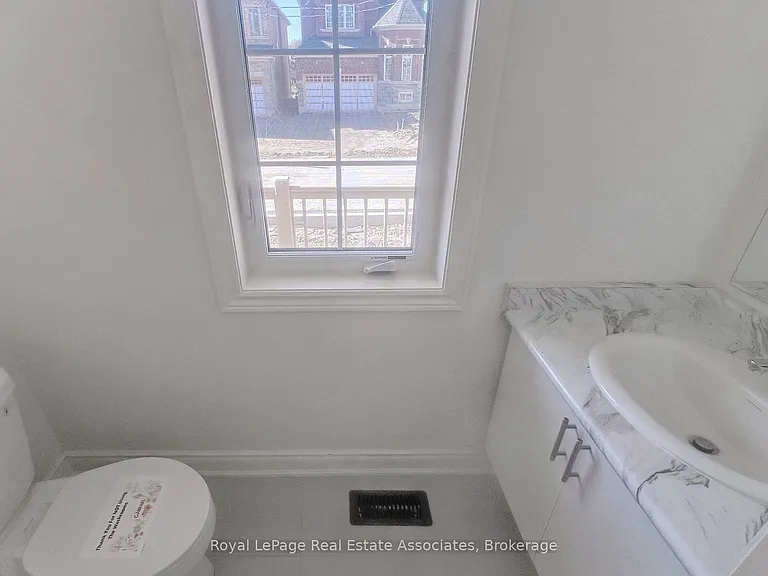 34 Attwater Dr E — Photo 19