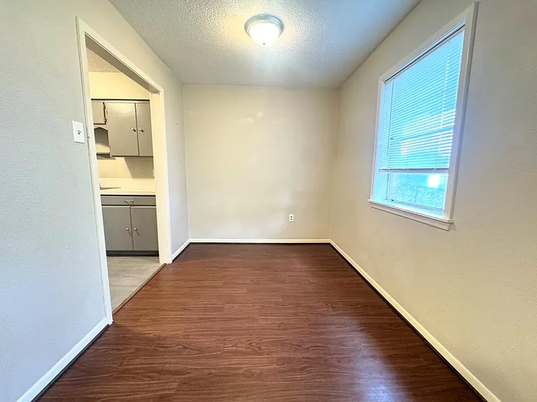 1009 Washington St — Photo 6