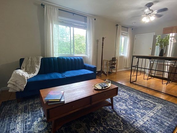 3rd image of 16 Cleveland Pl APT 8