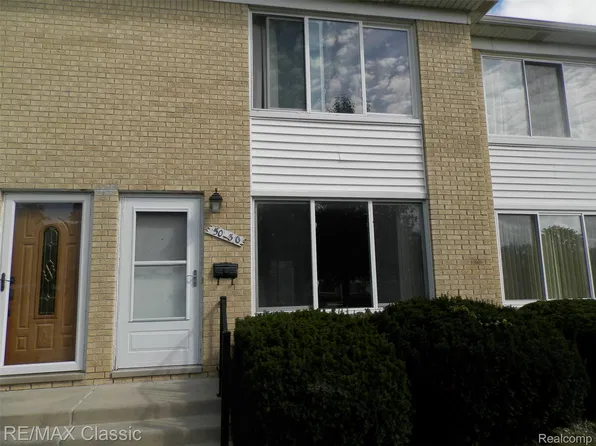 50130 Helfer Blvd, Wixom, MI 48393