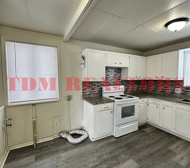 3235 Huggins Ave — Photo 5