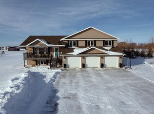 7600 Runnel Rd, Bismarck, ND 58503