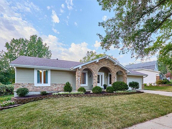 2nd image of 15530 Summer Lake Dr