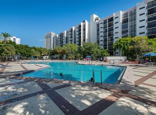 16909 N Bay Rd APT 305, Sunny Isles Beach, FL 33160