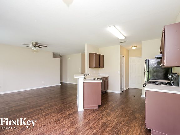 4th image of 2901 Cerullo St