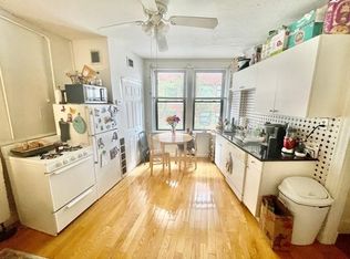 340 North St APT 3, Boston, MA 02113