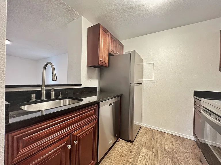 17527 149th Ave SE #B4 — Photo 3