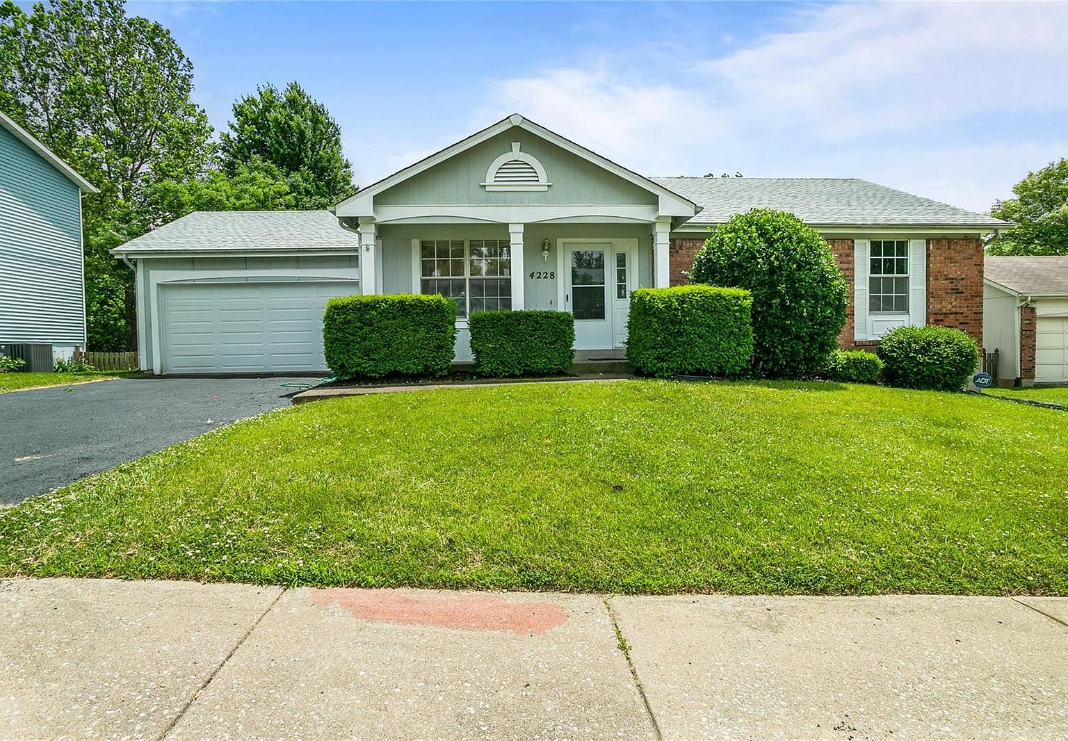 4228 River Oaks Dr, Florissant, MO 63034 | Zillow