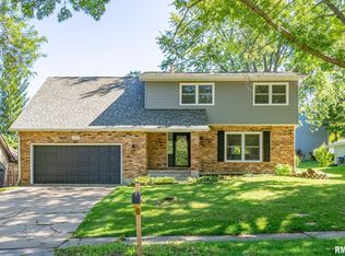 4056 Tanglefoot Ter, Bettendorf, IA 52722