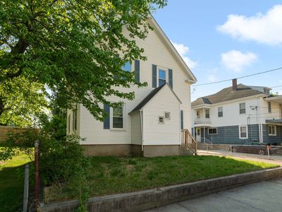 425 9th Ave, Woonsocket, RI, 02895