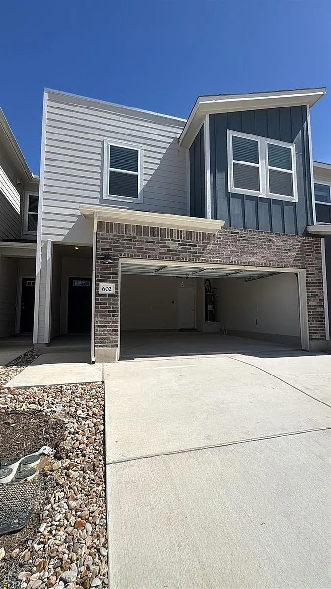 Building Photo - 1850 Settlers Glen Dr #602