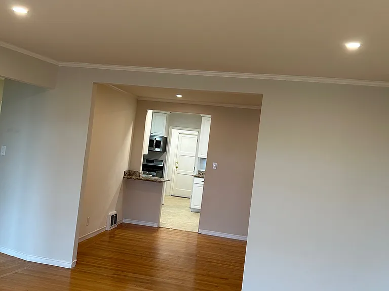 2433 Larkin St #1 — Photo 9