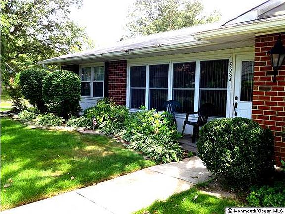 3rd image of 958 Aberdeen Drive #A
