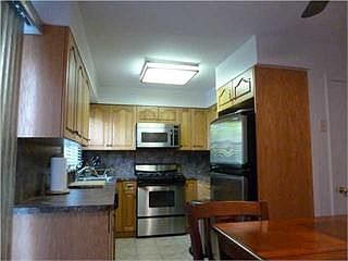 5th image of 12 Revere Ct