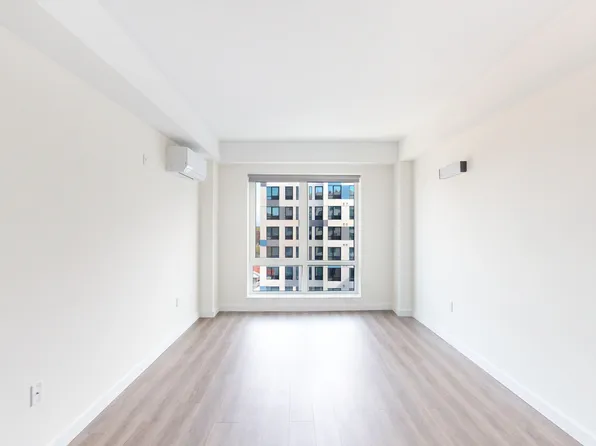 1018 Beach 20th Street image 1 of 10