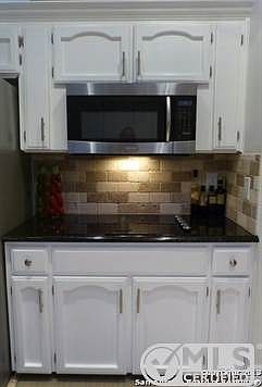 3rd image of 3610 Hunters Circle St