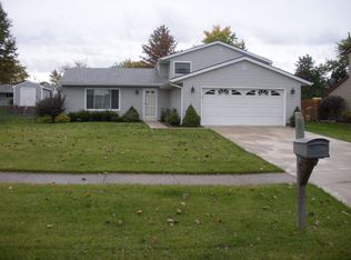 7777 Newcomb Dr, Parma, OH 44129