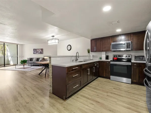 10852 N Kendall Dr APT 317, Miami, FL 33176