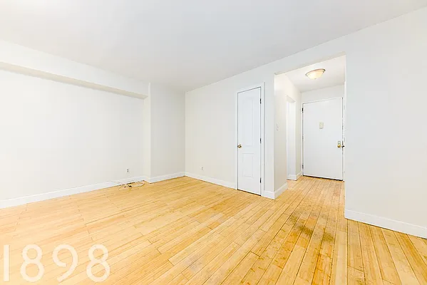 Rented by A&E Real Estate Management | media 9