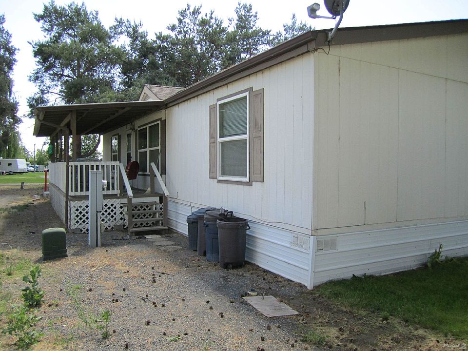 Another view of the porch