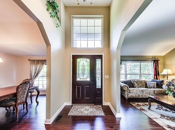 4th image of 444 Kingsport Dr