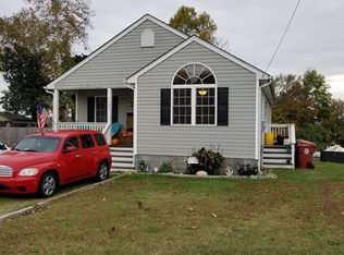 121 Washington Ave, Colonial Heights, VA 23834