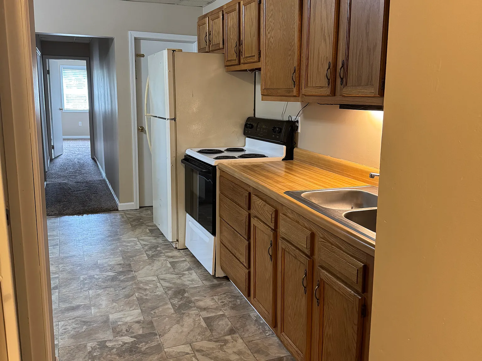211 Nichols St — Photo 3