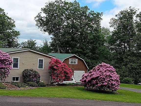 3rd image of 583 Lakeview Dr