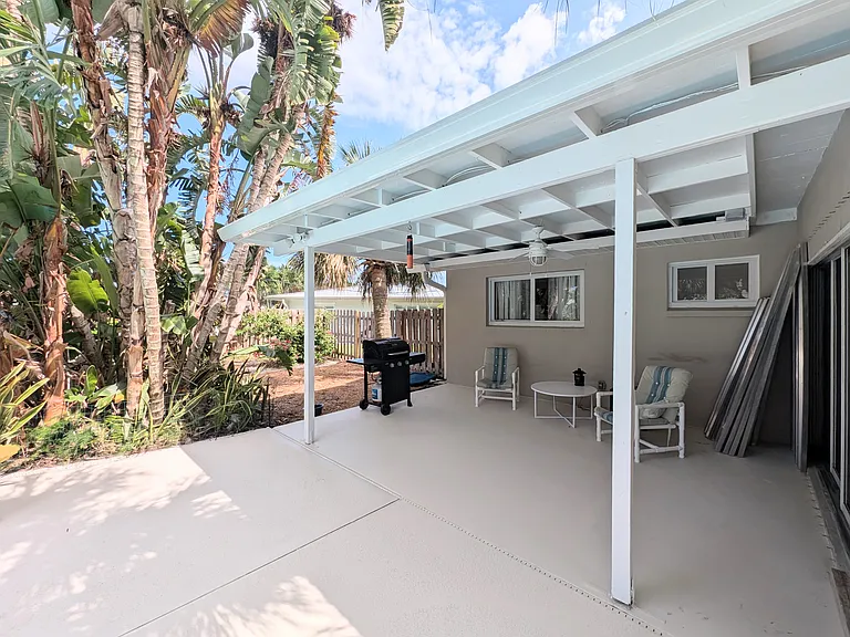 230 Robert Ct — Photo 22