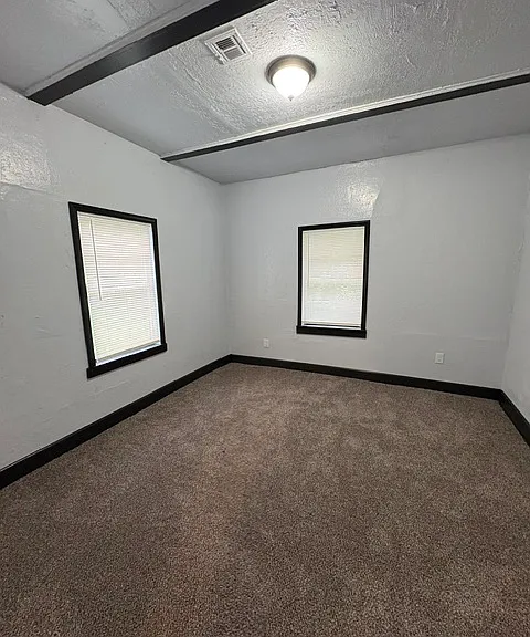 904 SW G Ave — Photo 6