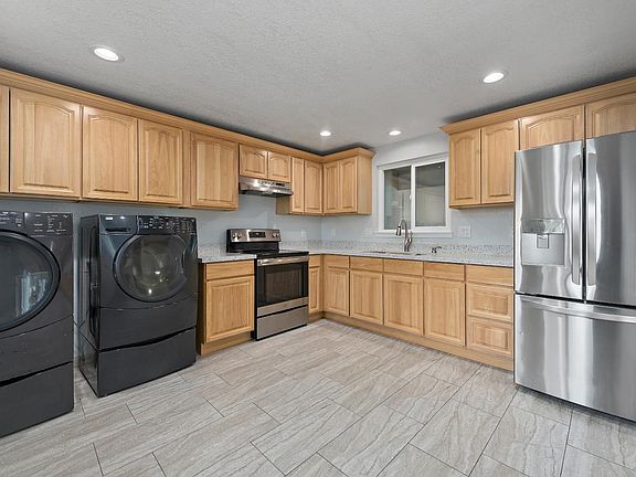 5th image of 1169 Bismarck Dr