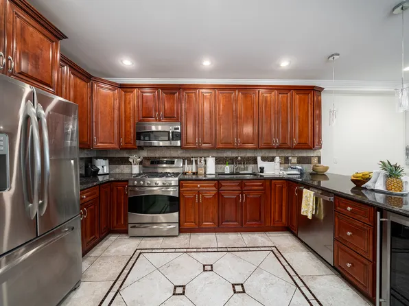 517 Adams St #2, Hoboken, NJ 07030