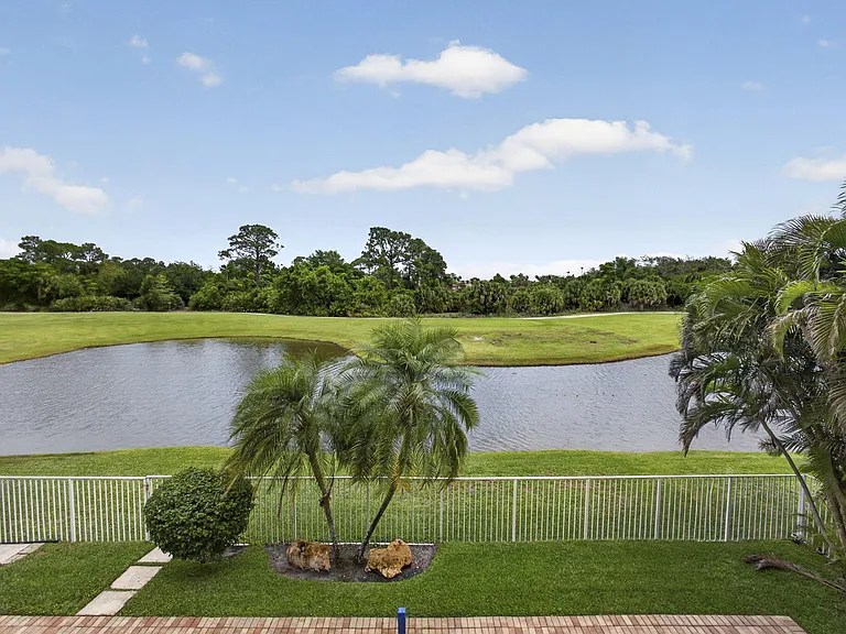 1724 Annandale Cir — Photo 50