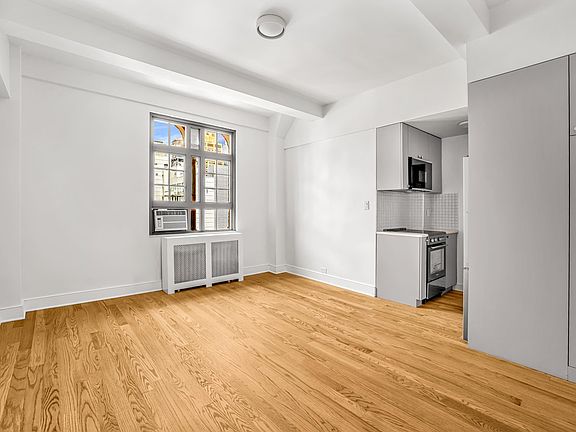 3rd image of 208 W 23rd St APT 1401