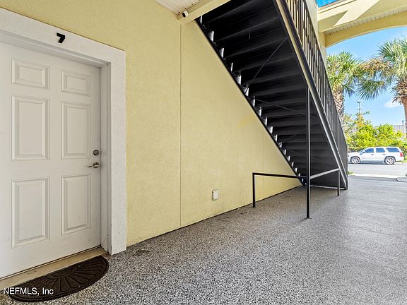 4th image of 13864 HERONS LANDING Way #10-7