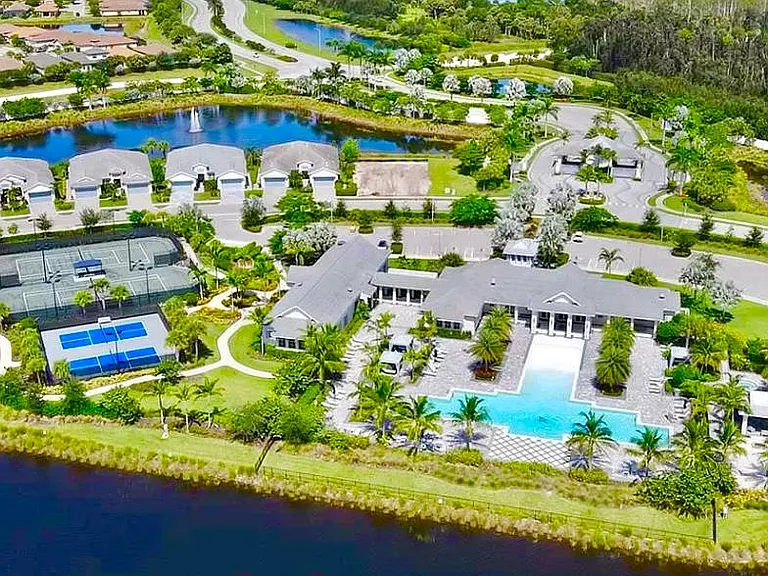 9134 Cayman Dr — Photo 41