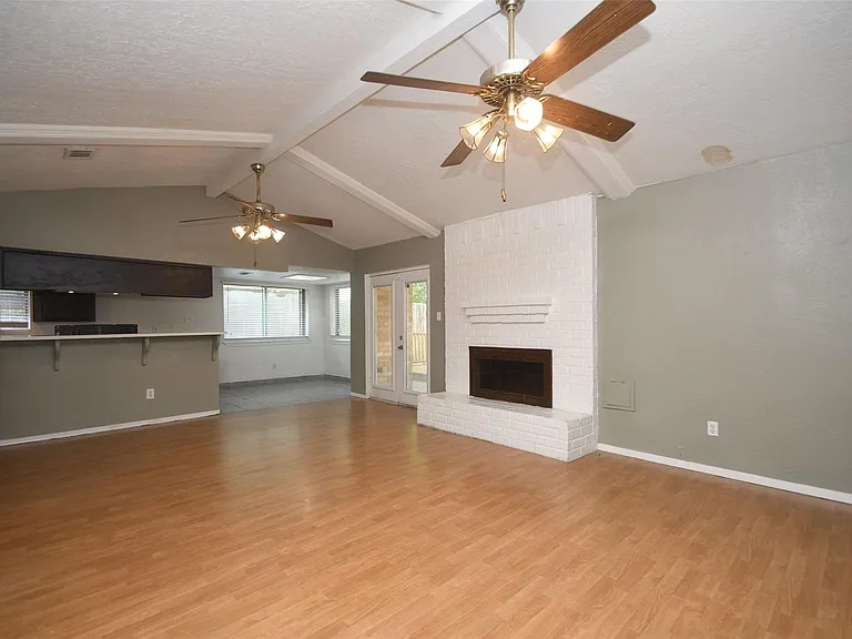 510 Chambly Dr — Photo 19