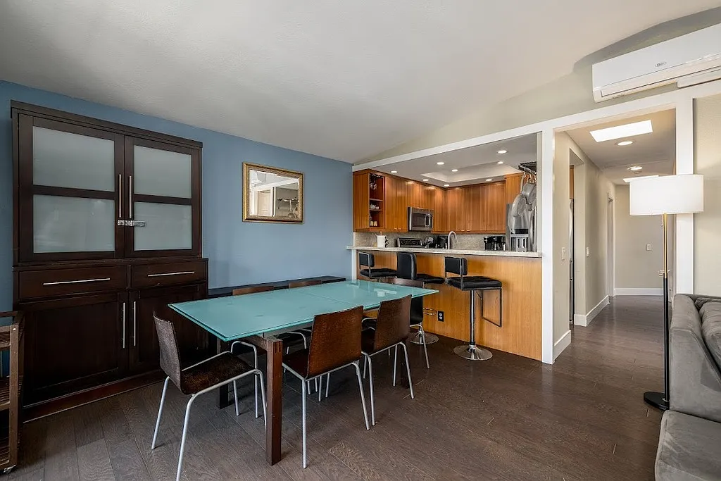 2 bed, 2.0 bath, $6,225 — Photo 3