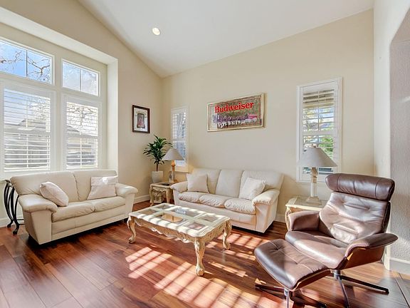 4th image of 1022 Westchester Court